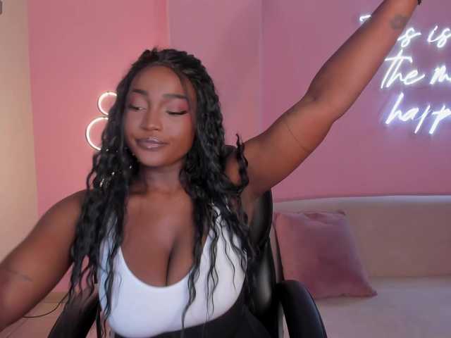 SavannahStorm live cam on BongaCams
