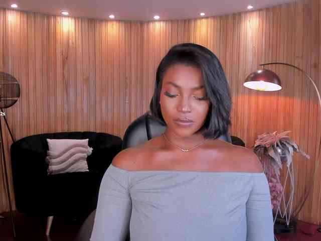 Savannahstorm's cam show statistics and live stream