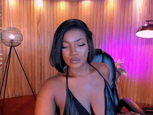 SavannahStorm Live Webcam on BongaCams
