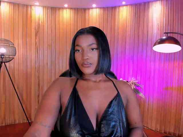 SavannahStorm Live Webcam on BongaCams