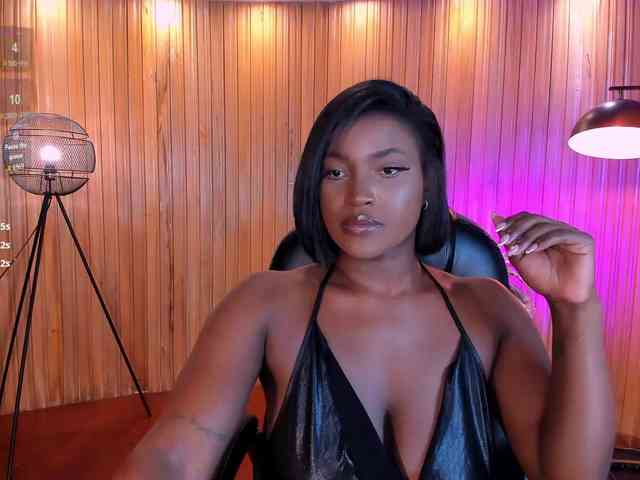 SavannahStorm Live Webcam on BongaCams
