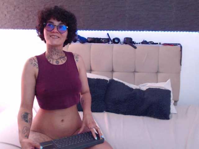 selene-ana live cam on BongaCams