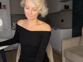 -Molly- Porn Show