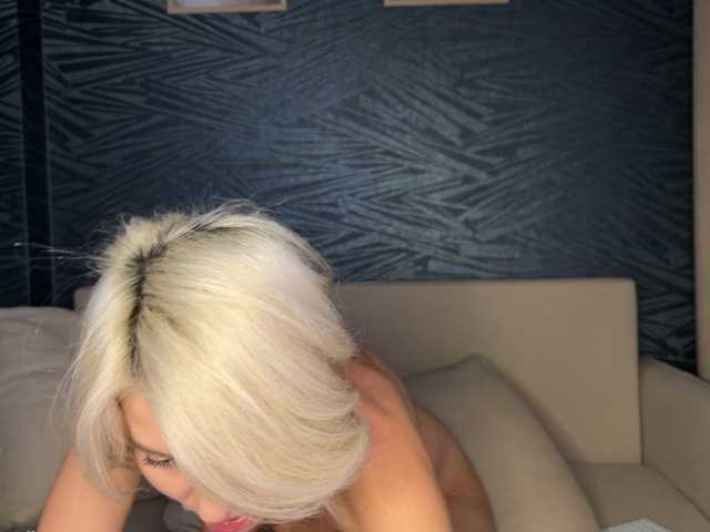 -Molly- live cam on BongaCams