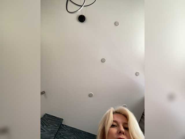go to chat with -Molly-