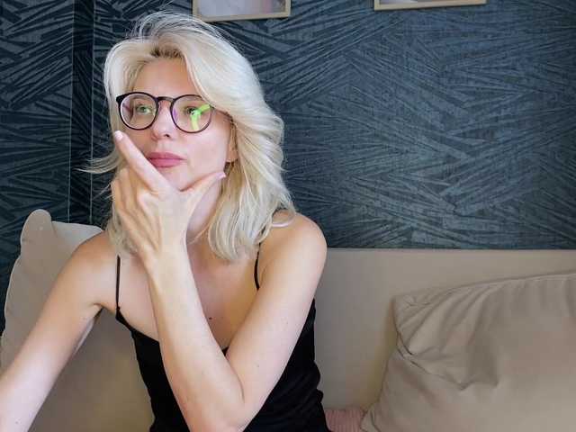 -molly- cam belle