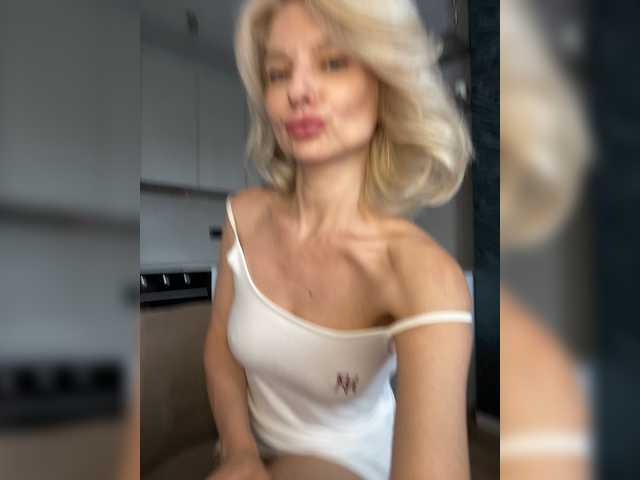 -Molly- live cam on BongaCams