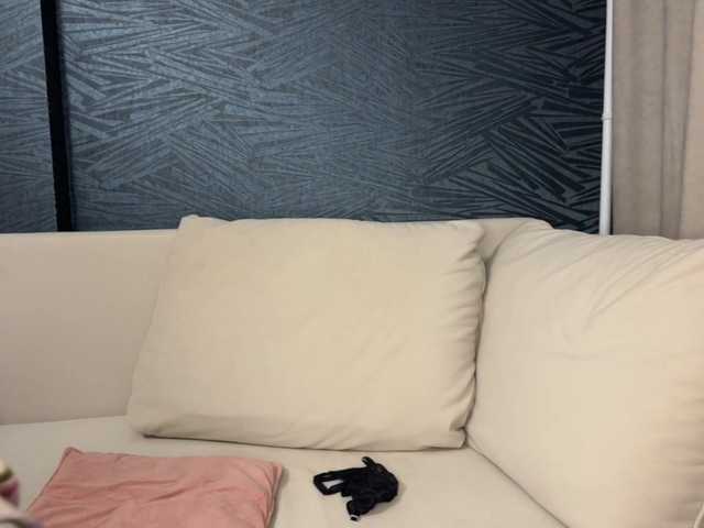 -Molly- live cam on BongaCams