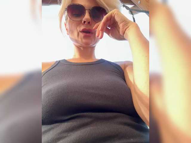 go to chat with -Molly-