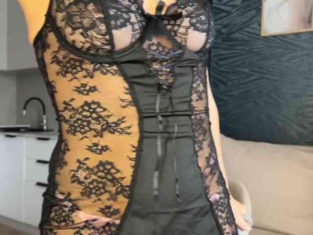-Molly- webcam