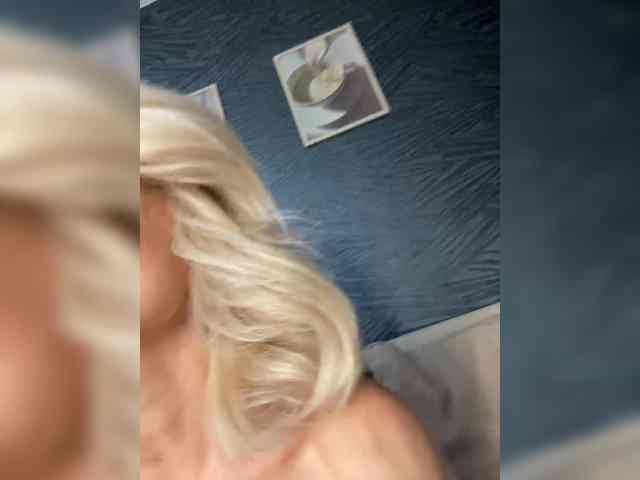 -Molly- webcam