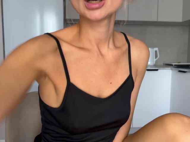 -Molly- webcam