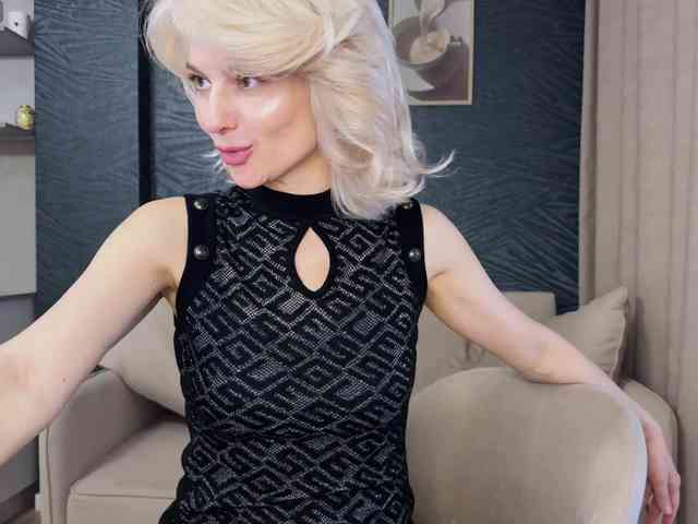 -Molly- webcam