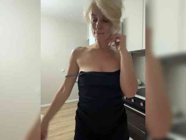 -Molly- webcam