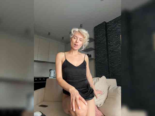-Molly- webcam