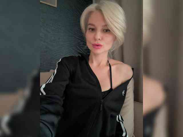 Model: -Molly-