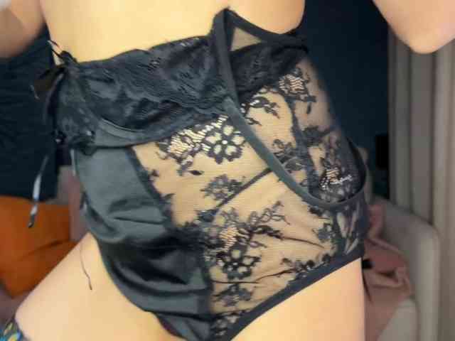 -Molly- webcam