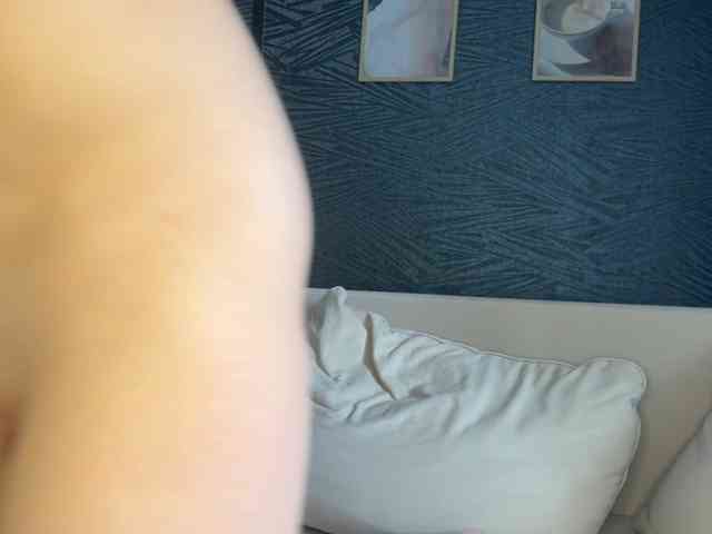 -Molly- webcam
