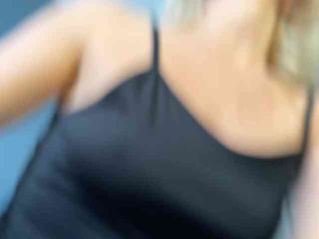 -Molly- webcam