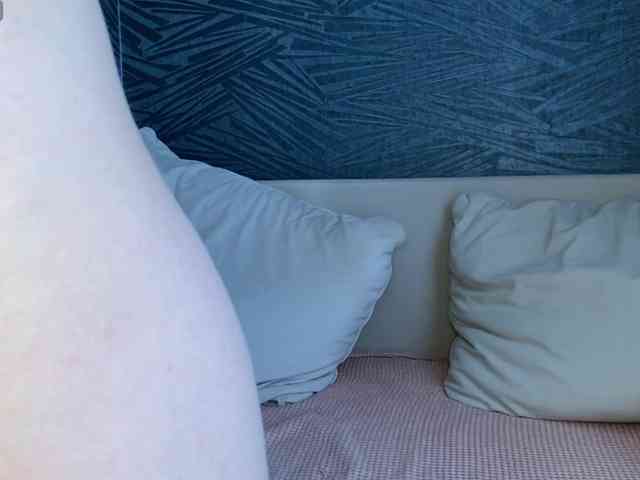 -Molly- webcam
