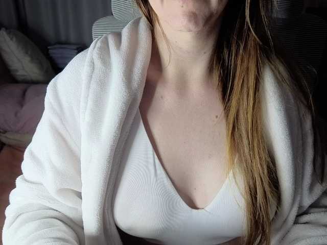 CreamyWoman live cam on BongaCams