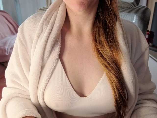 PassionateMommy live cam preview