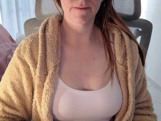 CreamyWoman live cam on BongaCams