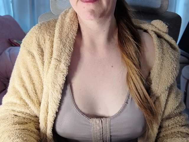 CreamyWoman live cam on BongaCams