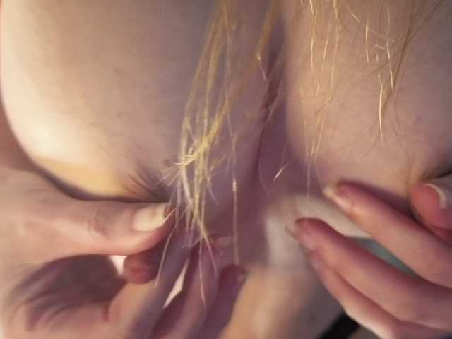 CreamyWoman live cam on BongaCams