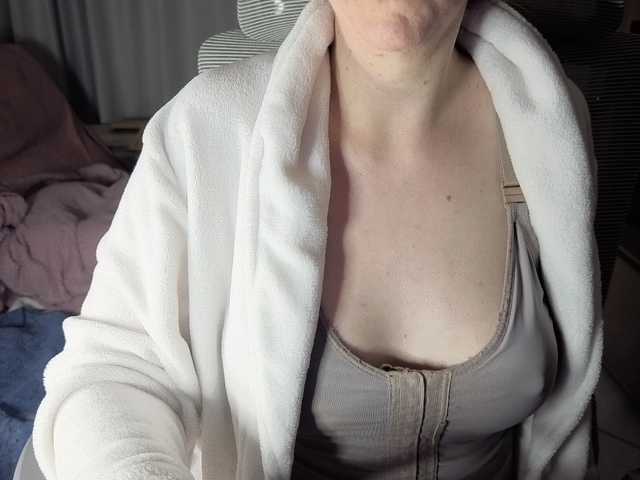 CreamyWoman live webcam show