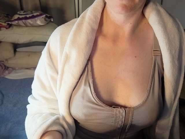 CreamyWoman live cam on BongaCams