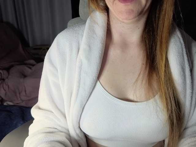 CreamyWoman live cam on BongaCams