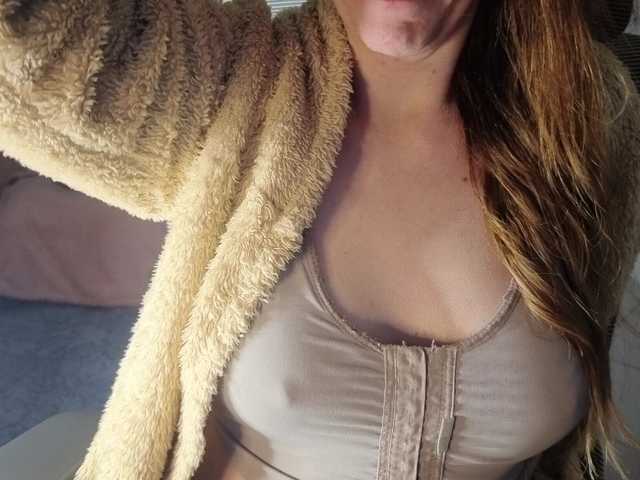 CreamyWoman live cam on BongaCams