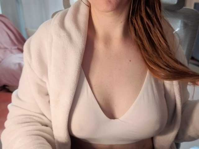 CreamyWoman live cam preview