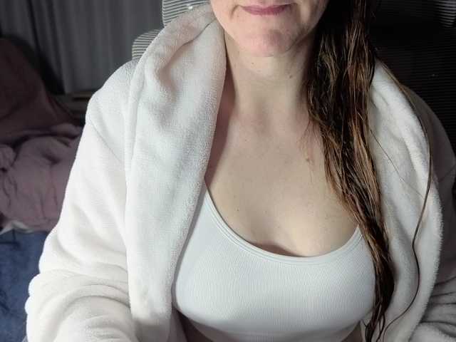 CreamyWoman live webcam show