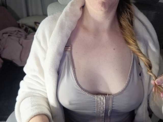 PassionateMommy live cam