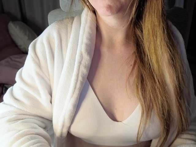 CreamyWoman live cam on BongaCams