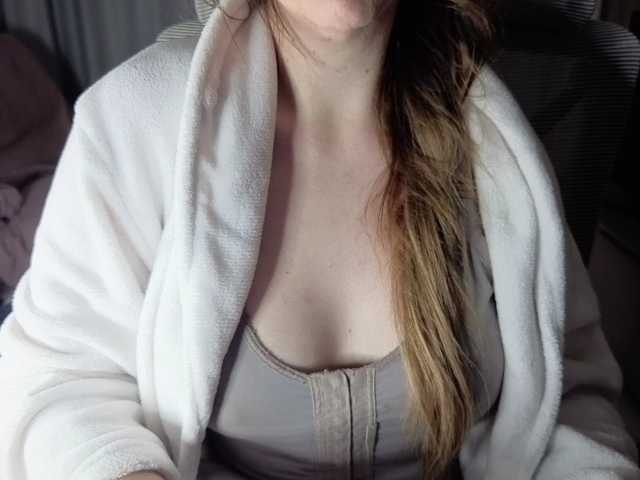 CreamyWoman live webcam show