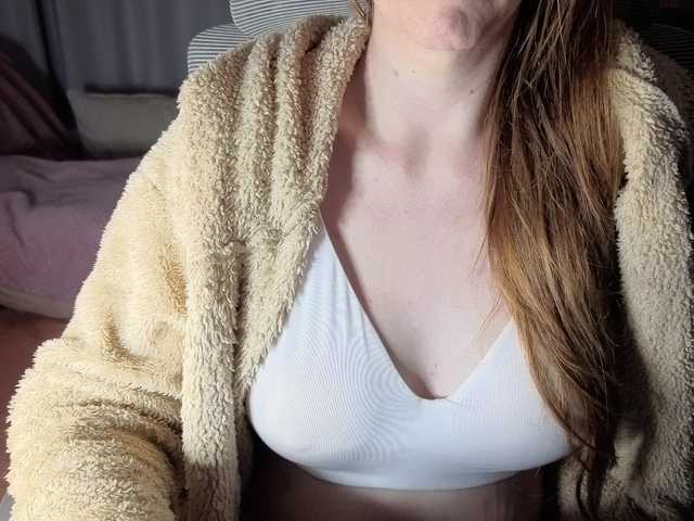 PassionateMommy live cam preview