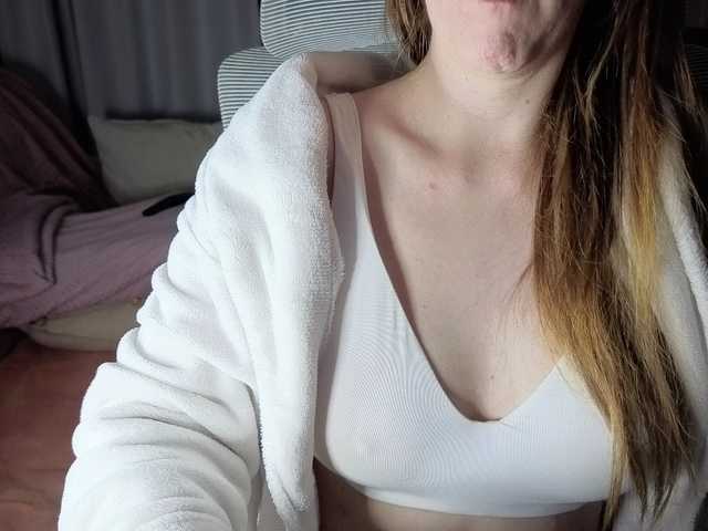 PassionateMommy live cam preview