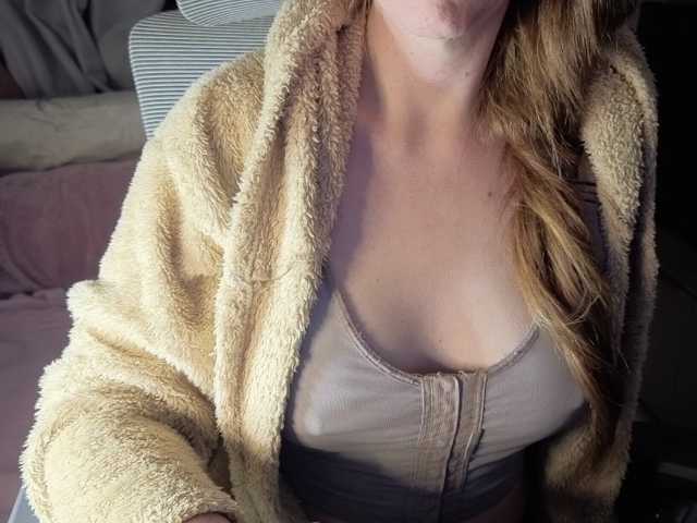 PassionateMommy live cam preview