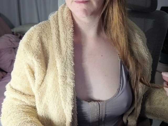 CreamyWoman live cam on BongaCams
