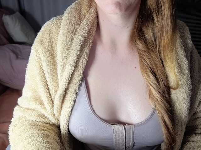 CreamyWoman live cam on BongaCams