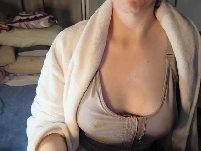 CreamyWoman live cam on BongaCams