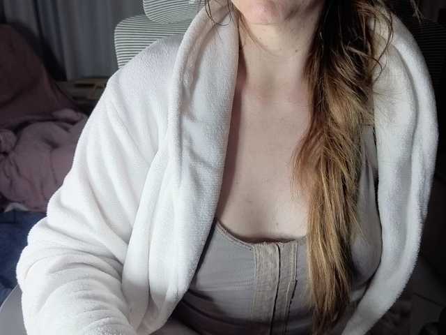 CreamyWoman live webcam show
