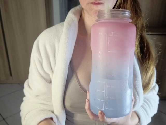 CreamyWoman live cam on BongaCams