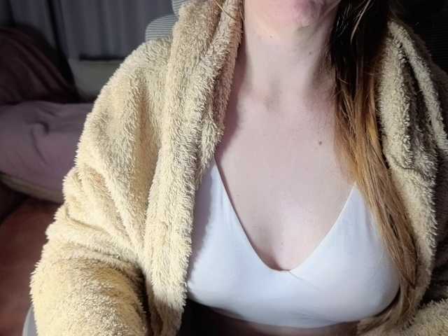 PassionateMommy live cam preview