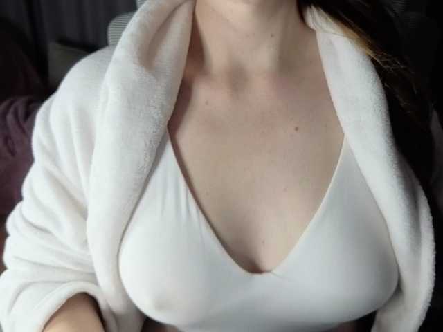 PassionateMommy live cam preview