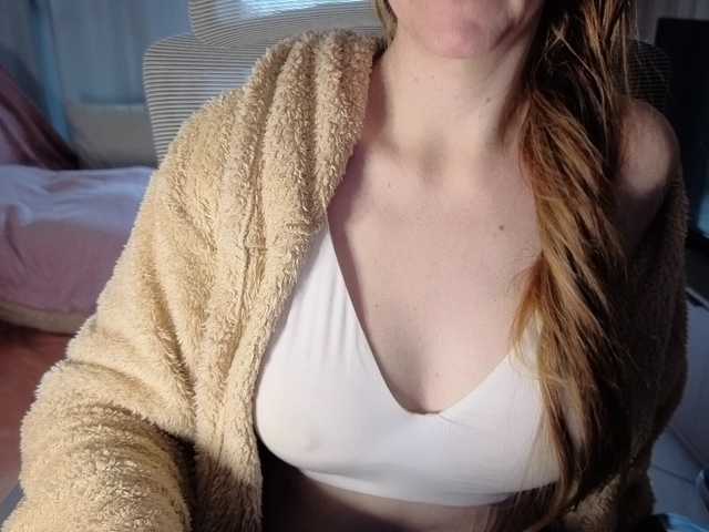 CreamyWoman live cam on BongaCams