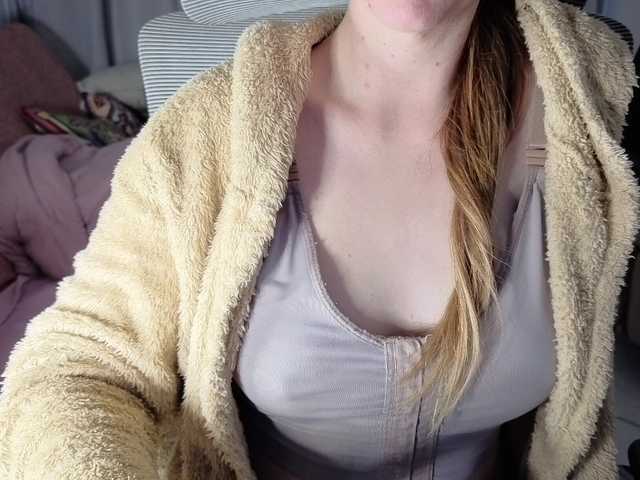 CreamyWoman live cam on BongaCams